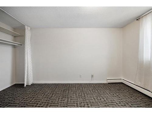 18B-80 Galbraith Drive Sw, Calgary, AB - Indoor Photo Showing Other Room