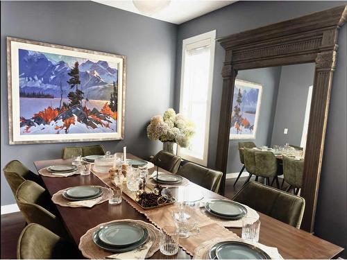 26 Elgin Park Road Se, Calgary, AB - Indoor Photo Showing Dining Room