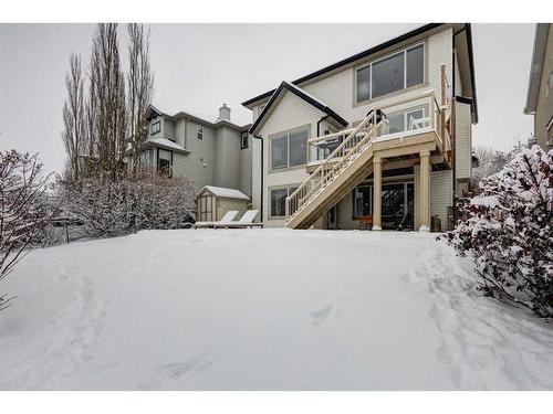 26 Elgin Park Road Se, Calgary, AB - Indoor Photo Showing Living Room