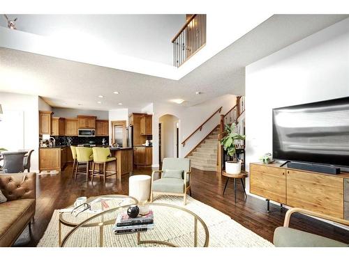 26 Elgin Park Road Se, Calgary, AB - Indoor Photo Showing Living Room