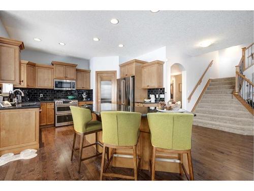 26 Elgin Park Road Se, Calgary, AB - Indoor Photo Showing Kitchen