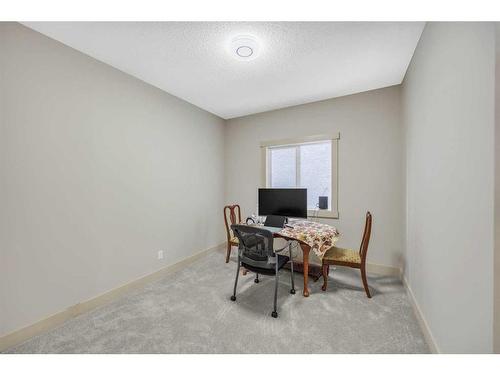 72 Sherwood Way Nw, Calgary, AB - Indoor Photo Showing Bathroom