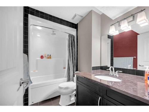 72 Sherwood Way Nw, Calgary, AB - Indoor Photo Showing Bathroom