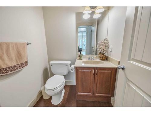 72 Sherwood Way Nw, Calgary, AB - Indoor Photo Showing Bathroom