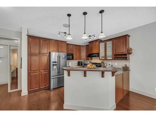 72 Sherwood Way Nw, Calgary, AB - Indoor Photo Showing Kitchen