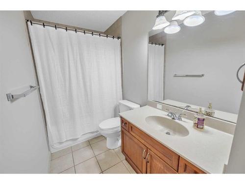 72 Sherwood Way Nw, Calgary, AB - Indoor Photo Showing Bathroom