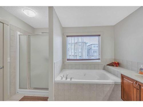 72 Sherwood Way Nw, Calgary, AB - Indoor Photo Showing Bathroom