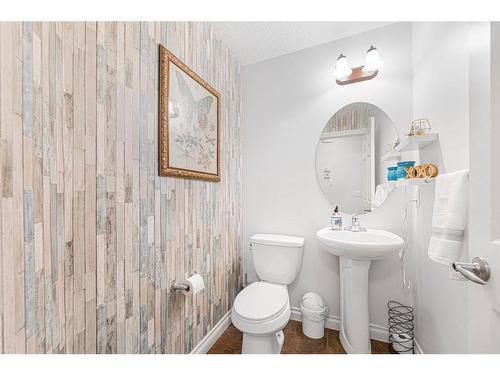 7 Jumping Pound Terrace, Cochrane, AB - Indoor Photo Showing Bathroom