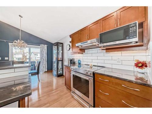 60 Brightondale Close Se, Calgary, AB - Indoor Photo Showing Kitchen