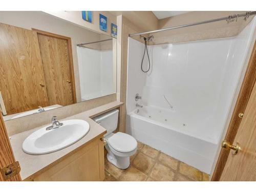 14 Saddlemont Manor Ne, Calgary, AB - Indoor Photo Showing Bathroom