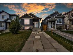 14 Saddlemont Manor NE Calgary, AB T3J 4Z4