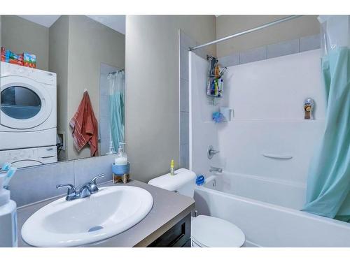 713 Auburn Bay Square Se, Calgary, AB - Indoor Photo Showing Bathroom