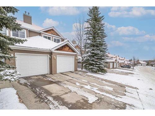 12 Royal Manor Nw, Calgary, AB - Outdoor