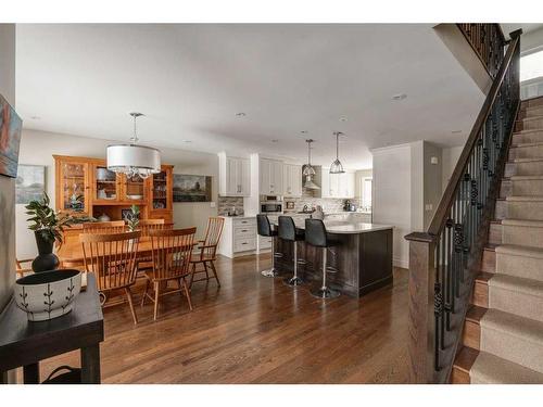 919 Kerfoot Crescent Sw, Calgary, AB - Indoor Photo Showing Dining Room