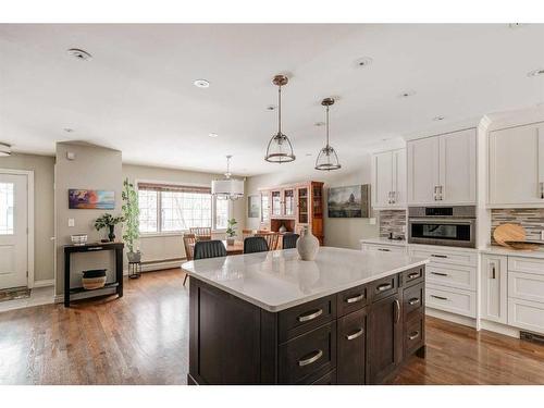 919 Kerfoot Crescent Sw, Calgary, AB - Indoor Photo Showing Kitchen With Upgraded Kitchen