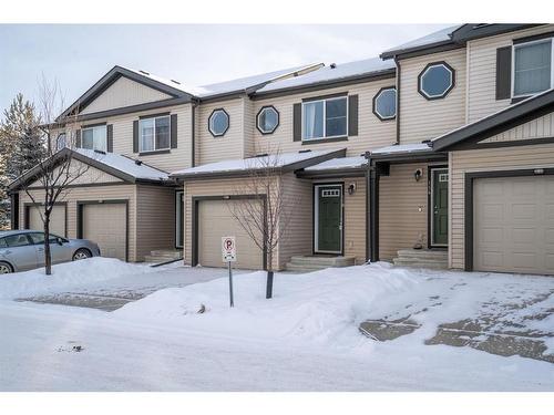 118 Copperpond Landing Se, Calgary, AB - Outdoor With Facade