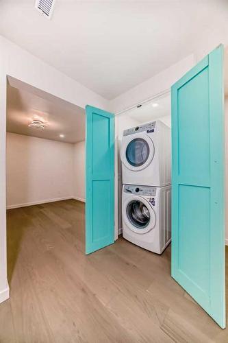 2210 15A Street Se, Calgary, AB - Indoor Photo Showing Laundry Room