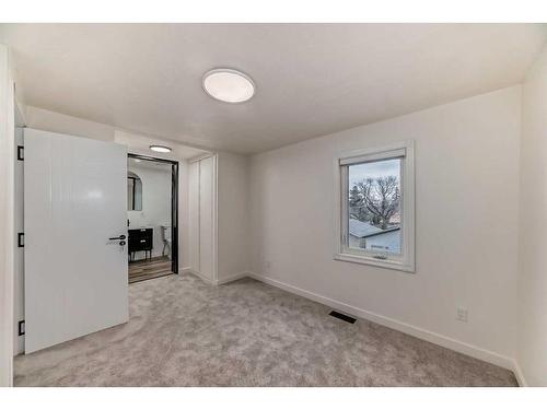 2210 15A Street Se, Calgary, AB - Indoor Photo Showing Other Room