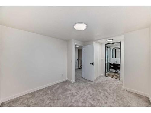 2210 15A Street Se, Calgary, AB - Indoor