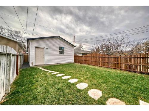 2210 15A Street Se, Calgary, AB - Outdoor