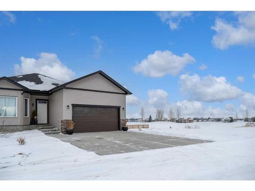 702 Fairways Drive, Vulcan, AB - Outdoor