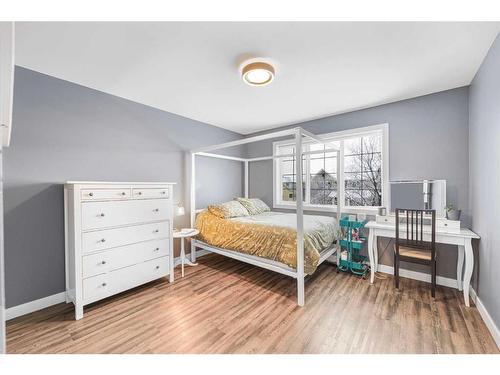 215 West Creek Close, Chestermere, AB - Indoor Photo Showing Bedroom