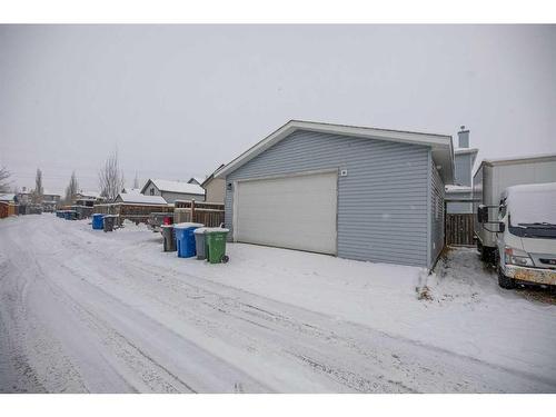 215 West Creek Close, Chestermere, AB - Outdoor With Exterior