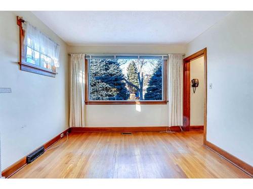 223 12 Avenue Ne, Calgary, AB - Indoor Photo Showing Other Room