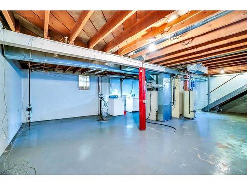 223 12 Avenue Ne, Calgary, AB - Indoor Photo Showing Basement