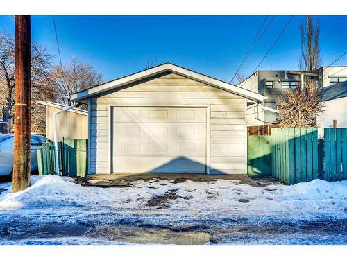 223 12 Avenue Ne, Calgary, AB - Outdoor