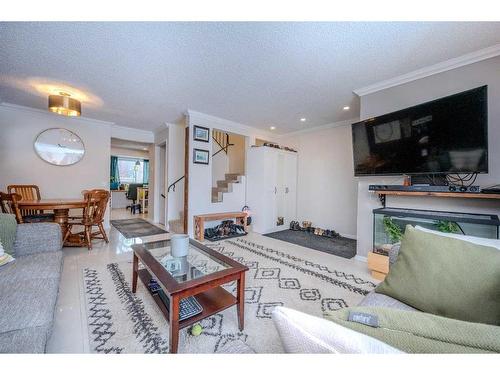 456 Cannington Close Sw, Calgary, AB - Indoor Photo Showing Living Room