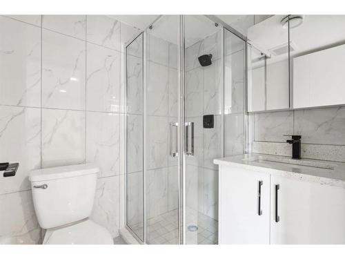 3008 15 Avenue Sw, Calgary, AB - Indoor Photo Showing Bathroom