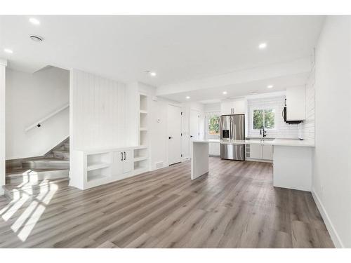 3008 15 Avenue Sw, Calgary, AB - Indoor Photo Showing Kitchen