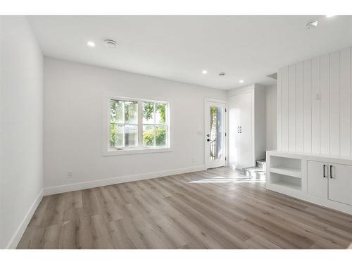 3006 15 Avenue Sw, Calgary, AB - Indoor Photo Showing Other Room