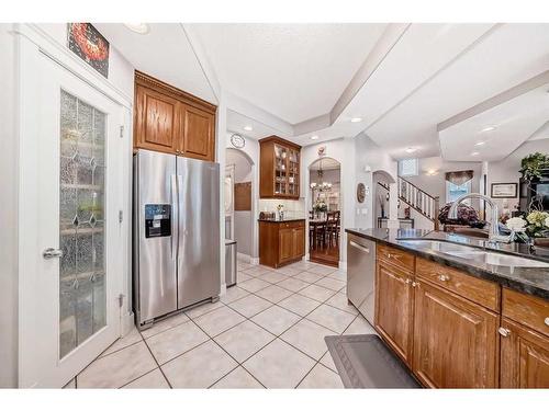 12 Majestic Gate, Rural Rocky View County, AB - Indoor Photo Showing Kitchen