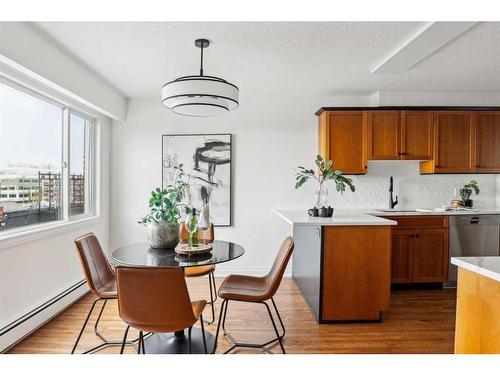 35-4915 8 Street Sw, Calgary, AB - Indoor Photo Showing Dining Room