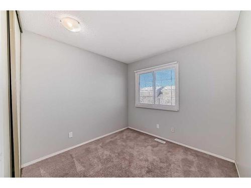 5-4360 58 Street Ne, Calgary, AB - Indoor Photo Showing Other Room