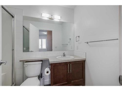 2115-604 East Lake Boulevard Se, Airdrie, AB - Indoor Photo Showing Bathroom