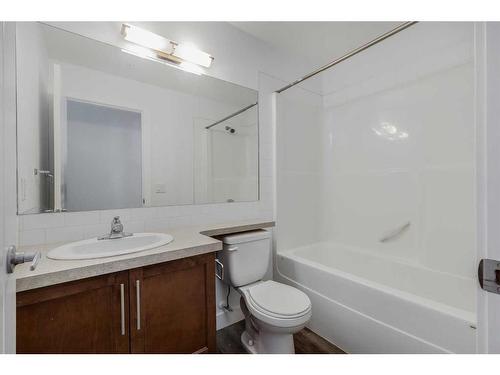 2115-604 East Lake Boulevard Se, Airdrie, AB - Indoor Photo Showing Bathroom