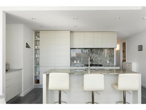 1708-310 12 Avenue Sw, Calgary, AB - Indoor Photo Showing Kitchen