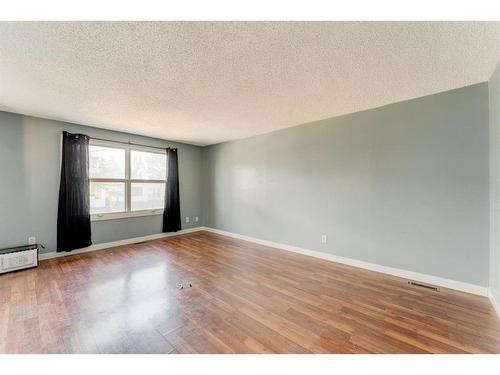 4851 Mardale Road Ne, Calgary, AB - Indoor Photo Showing Other Room