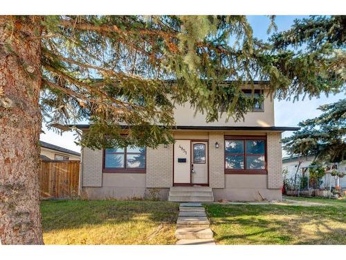 4851 Mardale Road Ne, Calgary, AB - Outdoor