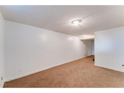 4851 Mardale Road Ne, Calgary, AB - Indoor Photo Showing Other Room