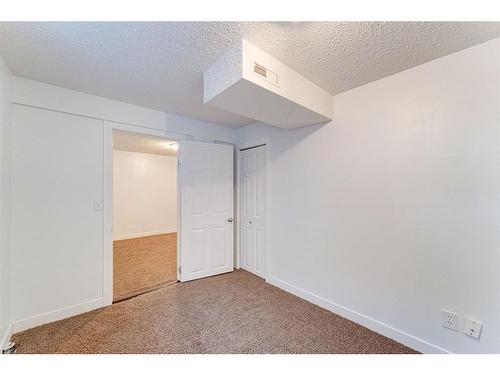 4851 Mardale Road Ne, Calgary, AB - Indoor Photo Showing Other Room