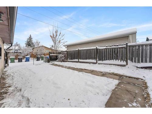 895 Pinecliff Drive Ne, Calgary, AB - Outdoor