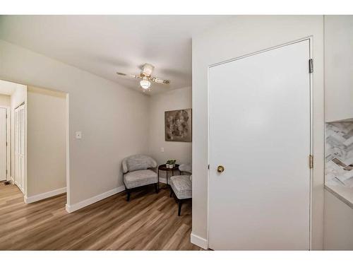 3420 Button Road Nw, Calgary, AB - Indoor Photo Showing Other Room