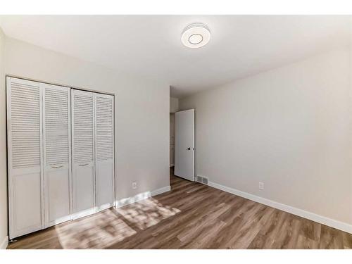 3420 Button Road Nw, Calgary, AB - Indoor Photo Showing Other Room