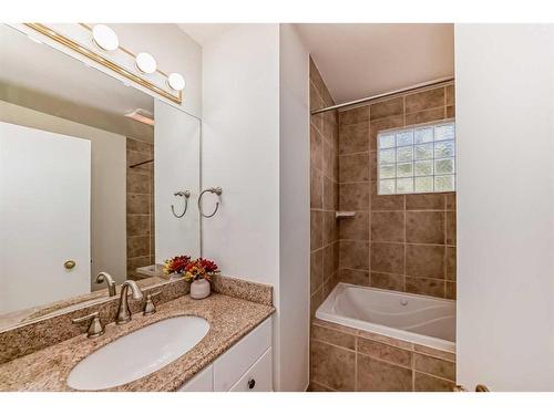 3420 Button Road Nw, Calgary, AB - Indoor Photo Showing Bathroom