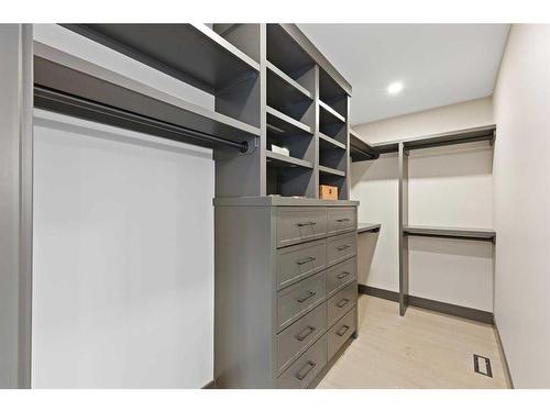 1514 22 Avenue Sw, Calgary, AB - Indoor With Storage