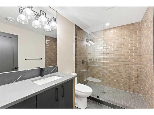 1514 22 Avenue Sw, Calgary, AB - Indoor Photo Showing Bathroom